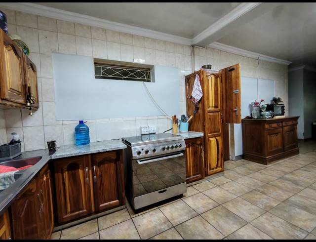 3 BEDROOM HOUSE FOR SALE IN THREE RIVERS